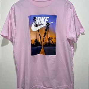NIKE Graphic T- Shirt